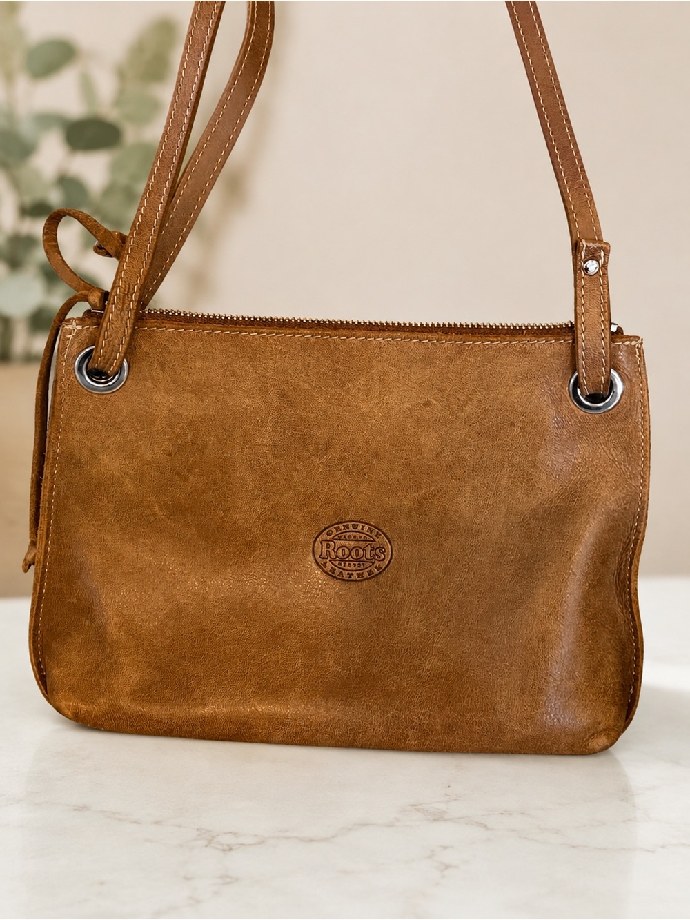Roots Genuine Leather Bag 🤎
